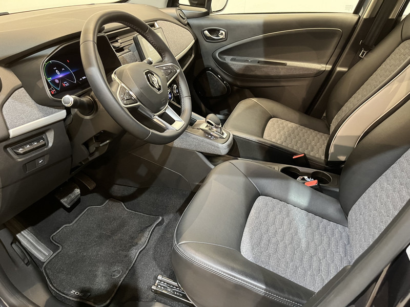 Renault ZOE R110 Experience 52 kWh (Huuraccu) / CarPlay / PDC / Airco / Cruise Control / LMV / 25.400 KM !! Prijs ex BTW € 8.250,- - Hatchback: Foto 5 Renault ZOE R110 Experience 52 kWh (Huuraccu) / CarPlay / PDC / Airco / Cruise Control / LMV / 25.400 KM !! Prijs ex BTW € 8.250,- - Hatchback: Foto 5
