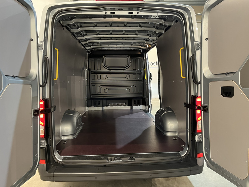 Volkswagen Crafter 2.0 TDI L3H2 140 PK Automaat / Euro 6 / Airco / Cruise Control / PDC / CarPlay / 3-Zits / NIEUWSTE MODEL / 1.400 KM !! - Dubă: Foto 4 Volkswagen Crafter 2.0 TDI L3H2 140 PK Automaat / Euro 6 / Airco / Cruise Control / PDC / CarPlay / 3-Zits / NIEUWSTE MODEL / 1.400 KM !! - Dubă: Foto 4