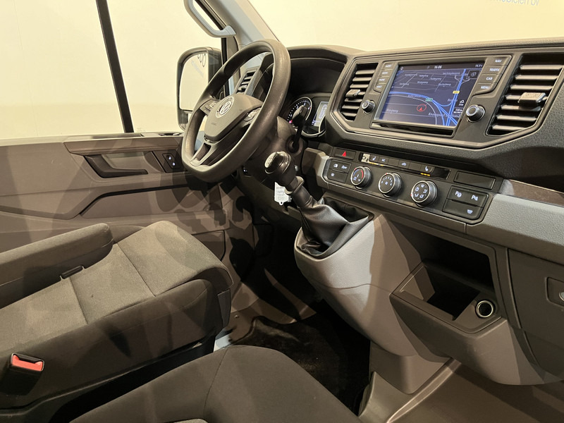 Volkswagen Crafter 35 2.0 TDI L3H3 180 PK Servicebus / Sortimo Inrichting / Euro 6 / Schuifdeur L + R / 220V. / Airco / Cruise Control / Camera / Trekhaak 3000 KG. / CarPlay / Navigatie - Dubă: Foto 2 Volkswagen Crafter 35 2.0 TDI L3H3 180 PK Servicebus / Sortimo Inrichting / Euro 6 / Schuifdeur L + R / 220V. / Airco / Cruise Control / Camera / Trekhaak 3000 KG. / CarPlay / Navigatie - Dubă: Foto 2