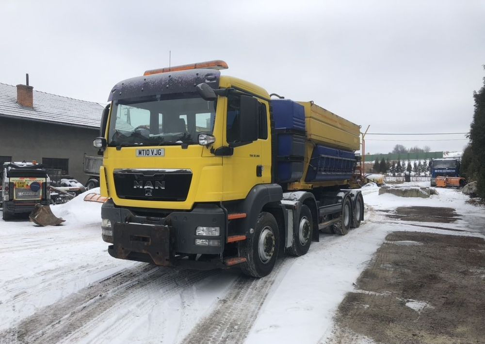 MAN TGS 32.360 8x4 piaskarka solarka schmidt euro5 pług - Maşina comunala, Camion: Foto 4 MAN TGS 32.360 8x4 piaskarka solarka schmidt euro5 pług - Maşina comunala, Camion: Foto 4