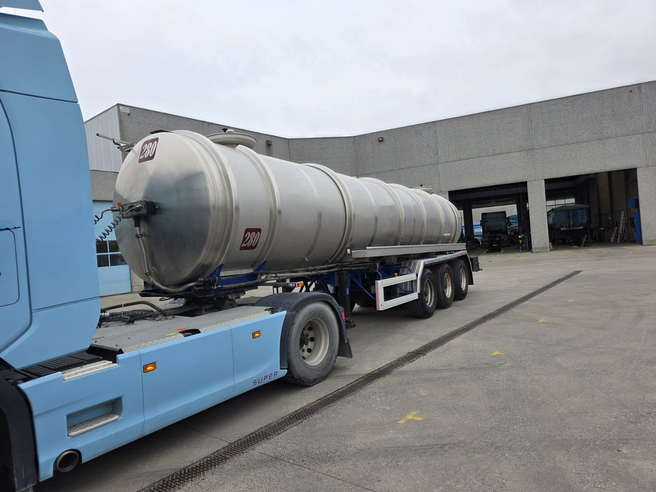 MAGYAR - Semiremorcă cisternă: Foto 1 MAGYAR - Semiremorcă cisternă: Foto 1