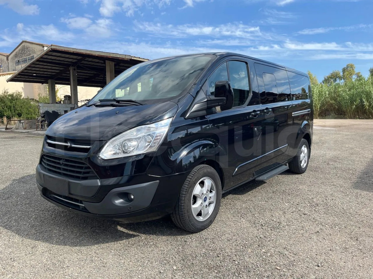Ford Tourneo Custom - Microbuz, Transport persoane: Foto 4 Ford Tourneo Custom - Microbuz, Transport persoane: Foto 4