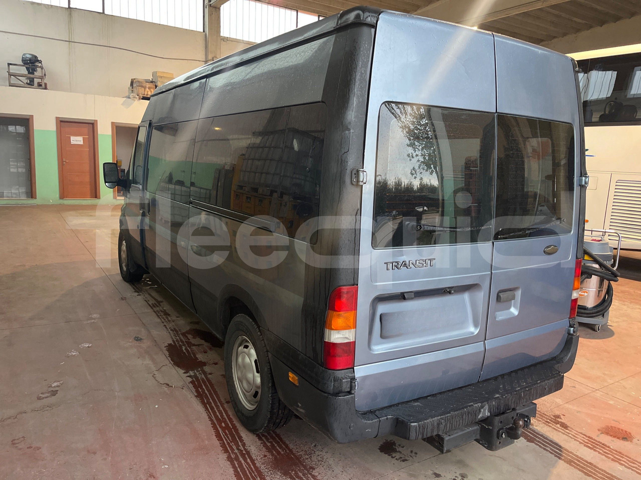 Ford Transit - Microbuz, Transport persoane: Foto 5 Ford Transit - Microbuz, Transport persoane: Foto 5
