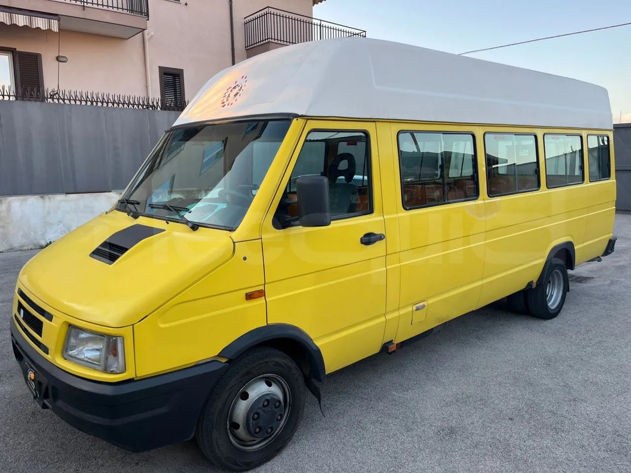 Iveco A45E10 - Autobuz școlar: Foto 4 Iveco A45E10 - Autobuz școlar: Foto 4