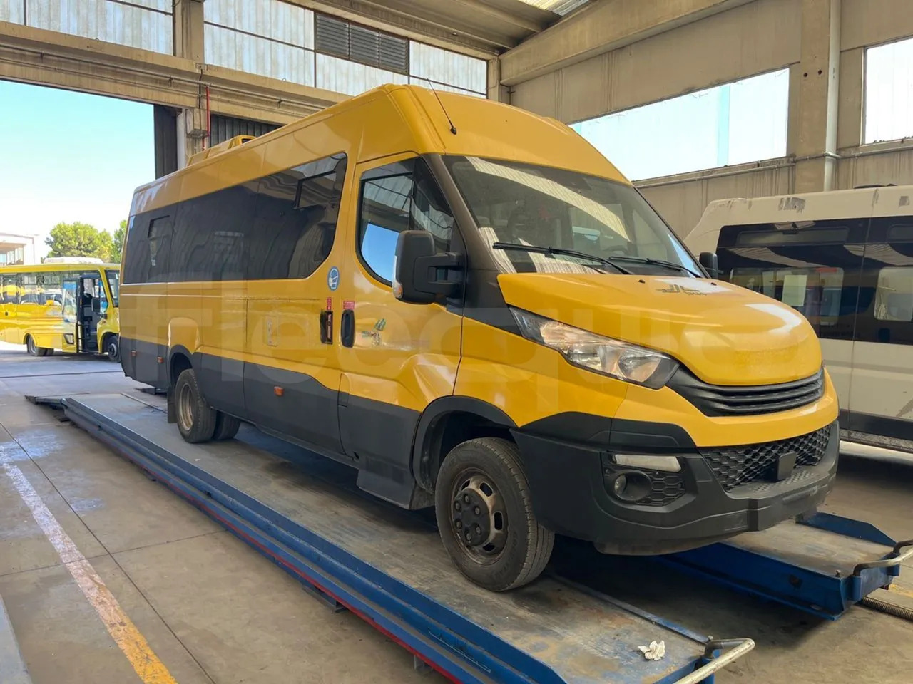 Iveco Daily - Autobuz școlar: Foto 1 Iveco Daily - Autobuz școlar: Foto 1