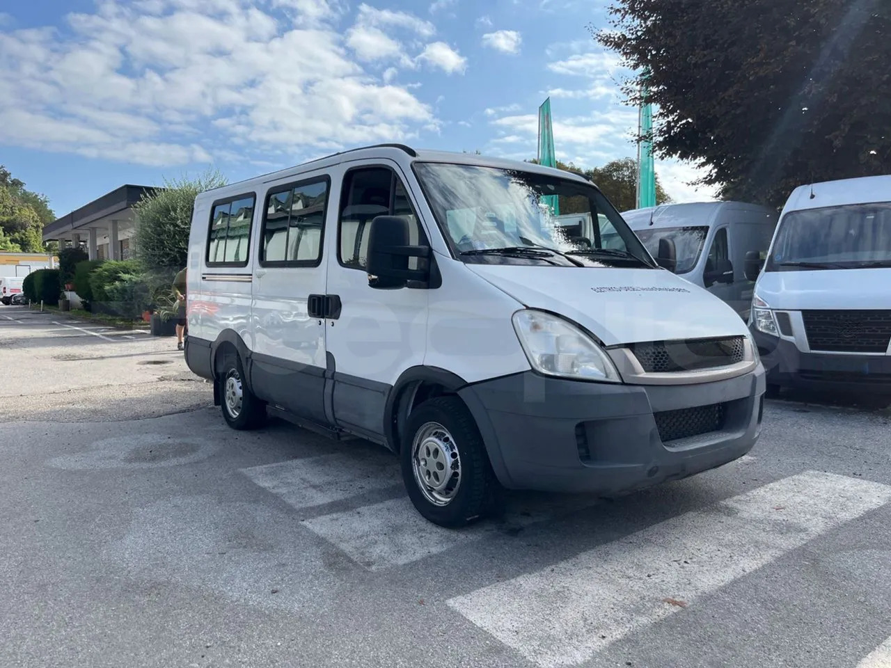 Iveco Daily - Microbuz, Transport persoane: Foto 1 Iveco Daily - Microbuz, Transport persoane: Foto 1