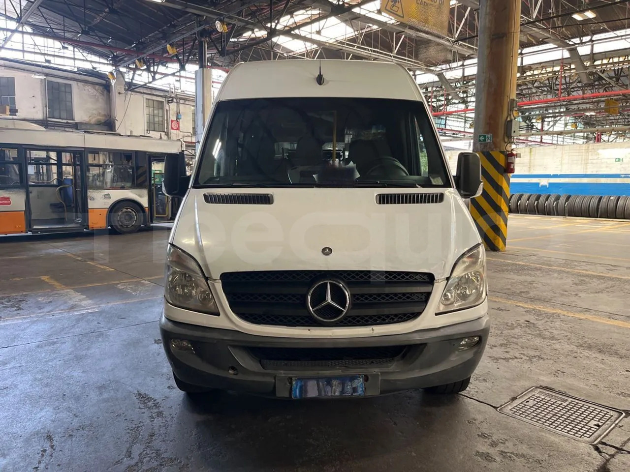 Mercedes-Benz Sprinter - Microbuz, Transport persoane: Foto 2 Mercedes-Benz Sprinter - Microbuz, Transport persoane: Foto 2