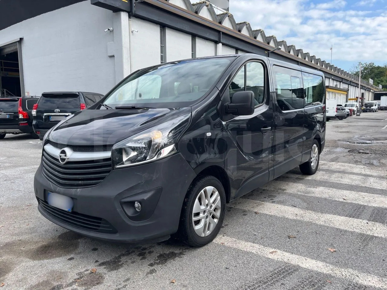 Opel Vivaro - B - Microbuz, Transport persoane: Foto 4 Opel Vivaro - B - Microbuz, Transport persoane: Foto 4