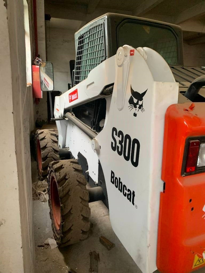 Bobcat S 300 - Mini încărcător: Foto 4 Bobcat S 300 - Mini încărcător: Foto 4