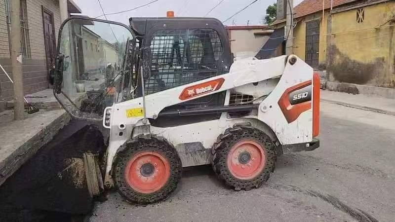 Bobcat S 510 - Mini încărcător: Foto 1 Bobcat S 510 - Mini încărcător: Foto 1