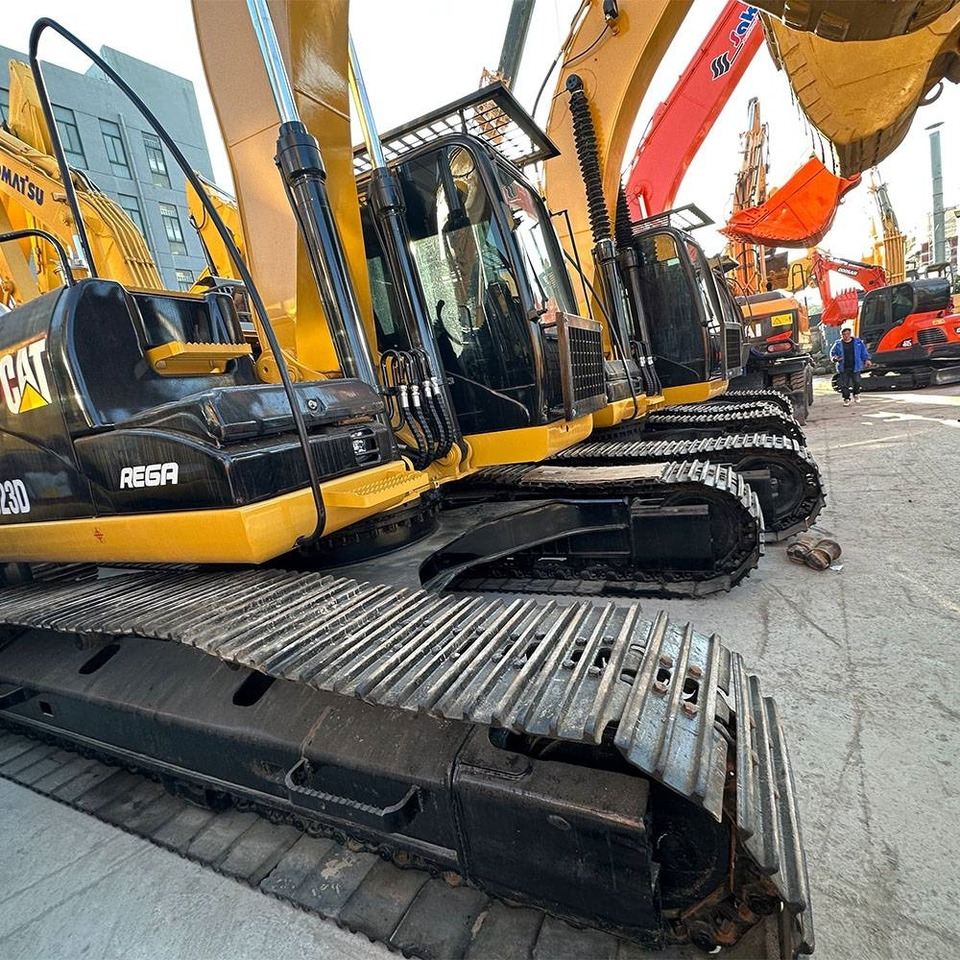 CAT 323 D - Excavator pe şenile: Foto 5 CAT 323 D - Excavator pe şenile: Foto 5