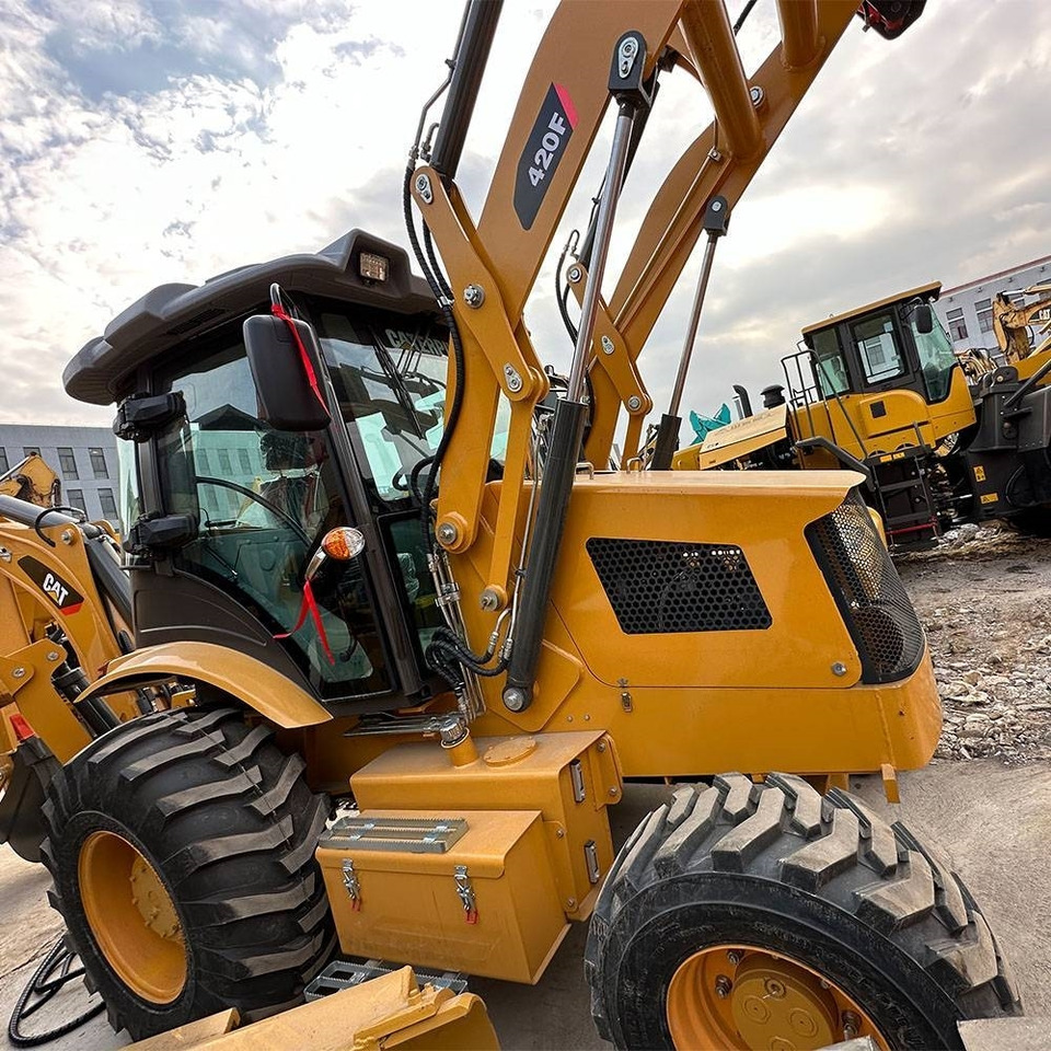 CAT 420 F - Buldoexcavator: Foto 5 CAT 420 F - Buldoexcavator: Foto 5
