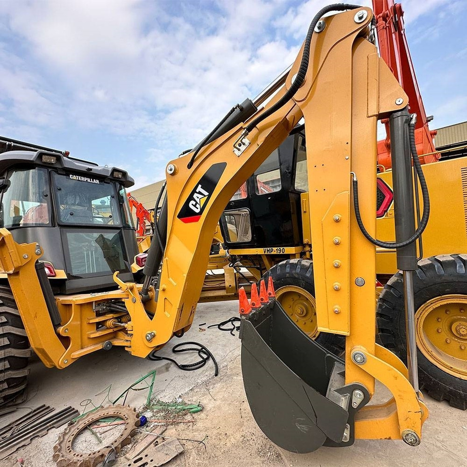 CAT 420 F - Buldoexcavator: Foto 2 CAT 420 F - Buldoexcavator: Foto 2