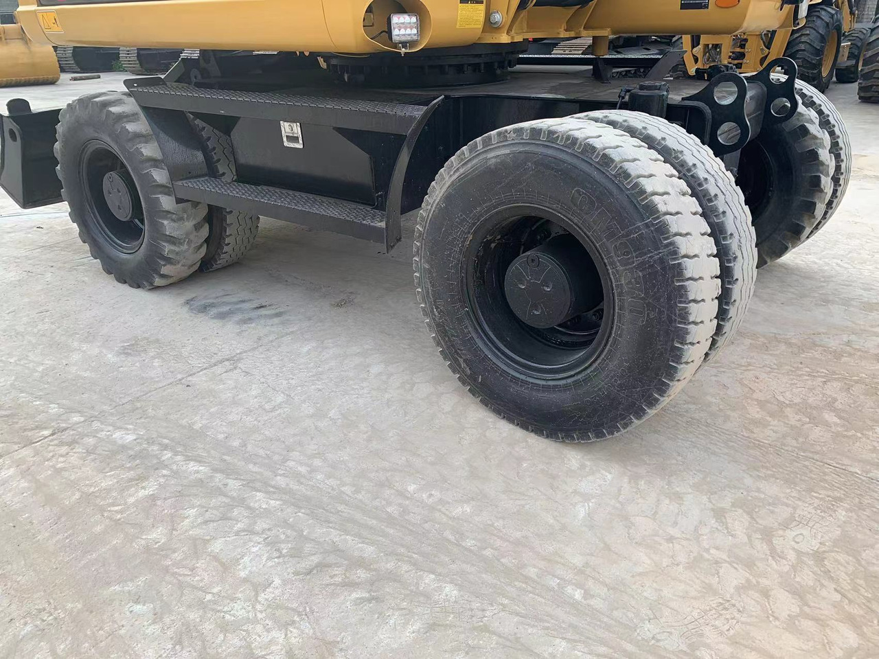 CATERPILLAR 315D - Excavator pe roţi: Foto 5 CATERPILLAR 315D - Excavator pe roţi: Foto 5