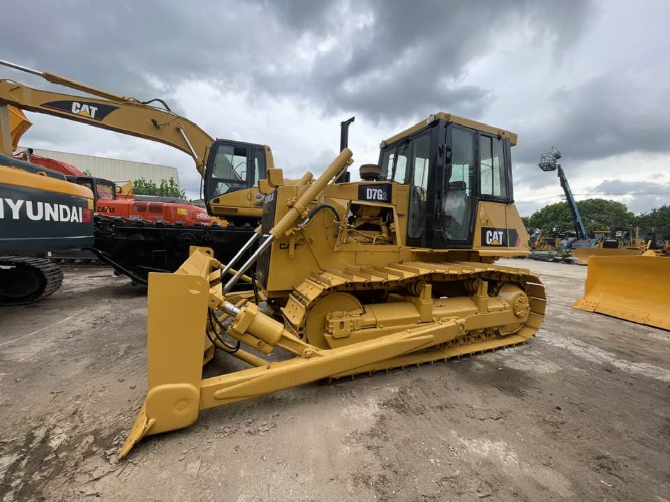 Caterpillar D6G2 LGP - Buldozer: Foto 1 Caterpillar D6G2 LGP - Buldozer: Foto 1