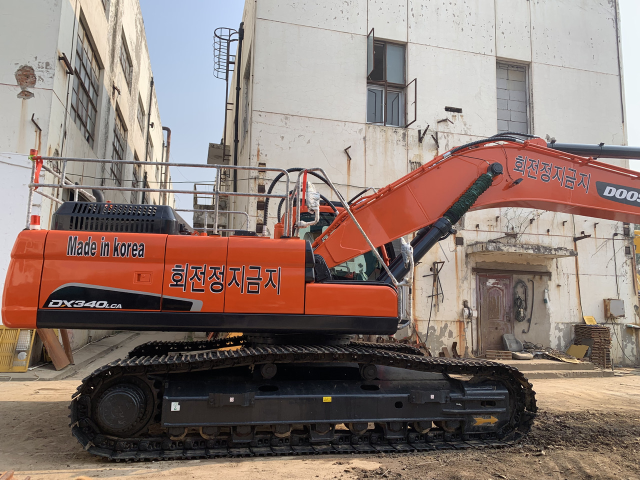 DOOSAN DX340LCA - Excavator pe şenile: Foto 4 DOOSAN DX340LCA - Excavator pe şenile: Foto 4