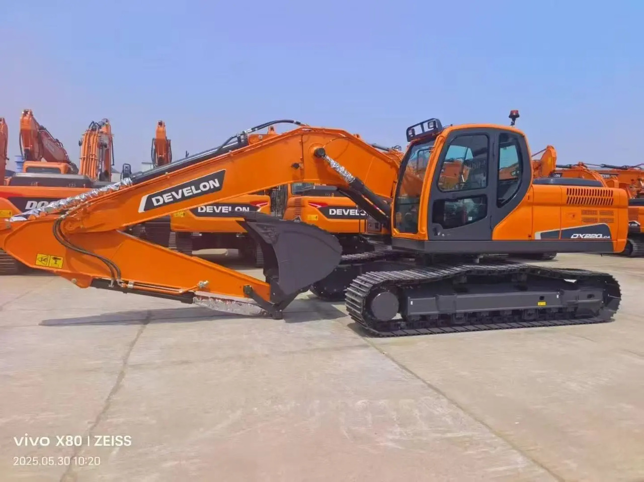 Develon DX220LCA-2M - Excavator: Foto 1 Develon DX220LCA-2M - Excavator: Foto 1