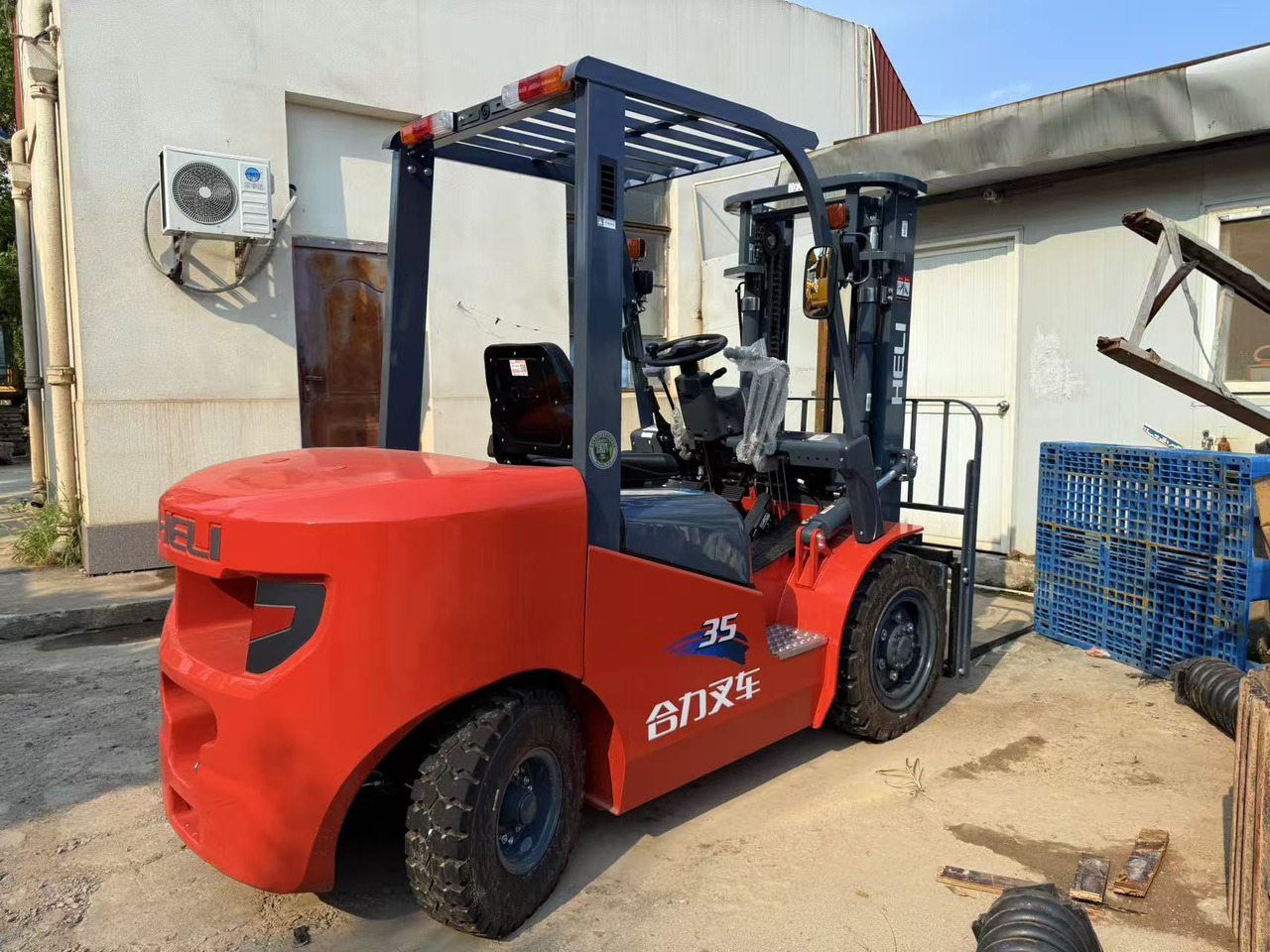 Heli CPC35 - Stivuitor diesel: Foto 5 Heli CPC35 - Stivuitor diesel: Foto 5