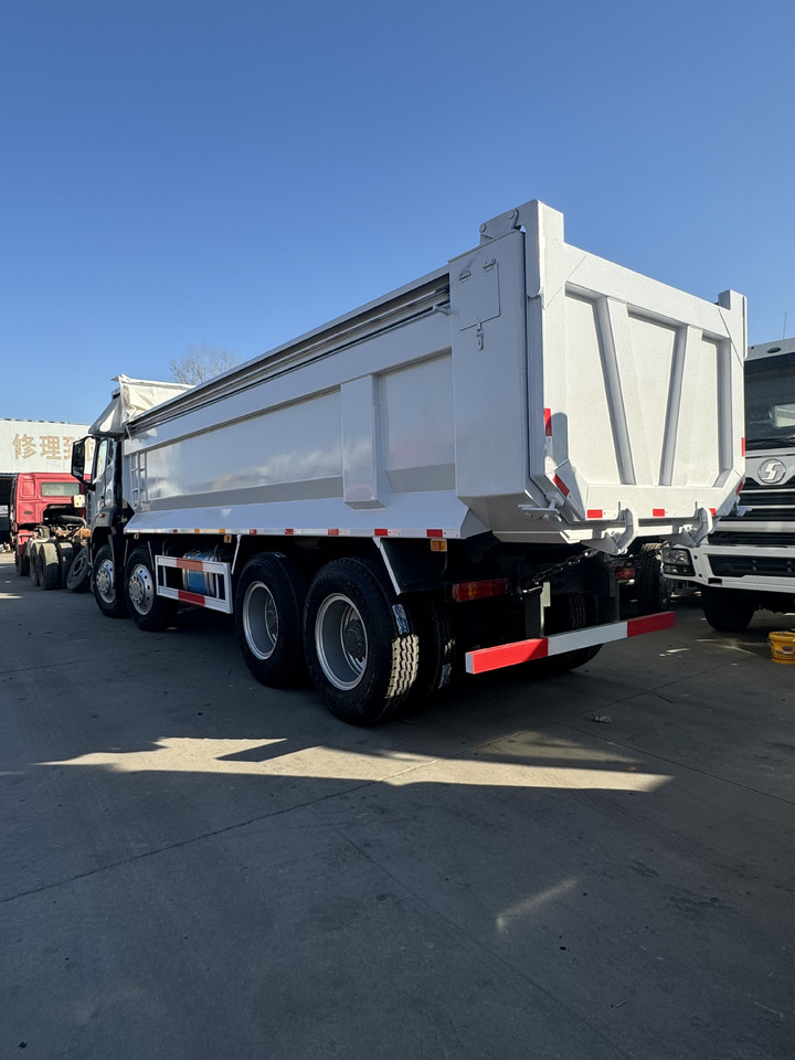 Howo 8x4 - Autobasculantă: Foto 4 Howo 8x4 - Autobasculantă: Foto 4