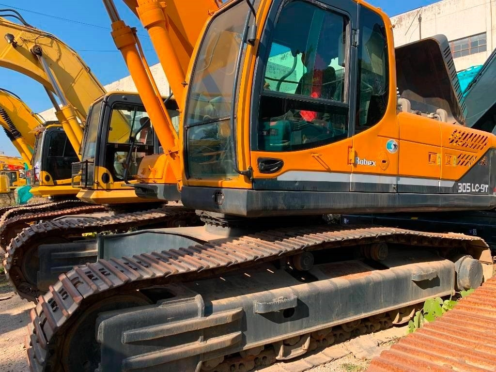 Hyundai 305LC-9T - Excavator pe şenile: Foto 1 Hyundai 305LC-9T - Excavator pe şenile: Foto 1