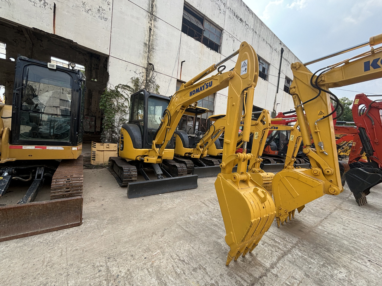 KOMATSU PC35MR - Mini excavator: Foto 1 KOMATSU PC35MR - Mini excavator: Foto 1