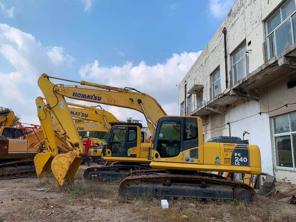 Komatsu PC 240 - Excavator pe şenile: Foto 2 Komatsu PC 240 - Excavator pe şenile: Foto 2