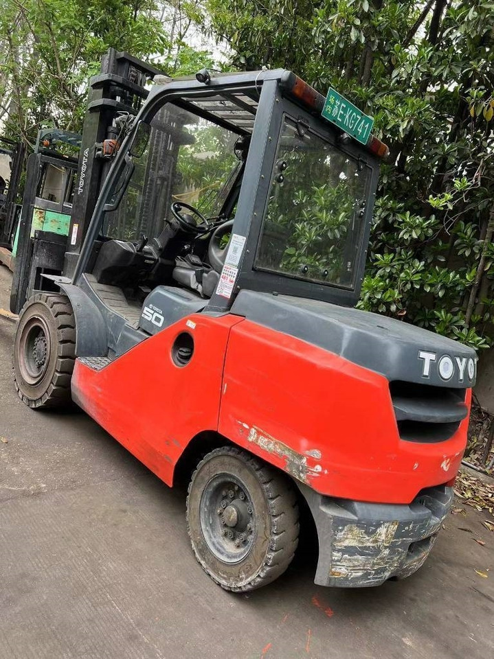 Toyota 8FD50N - Electrostivuitor: Foto 3 Toyota 8FD50N - Electrostivuitor: Foto 3