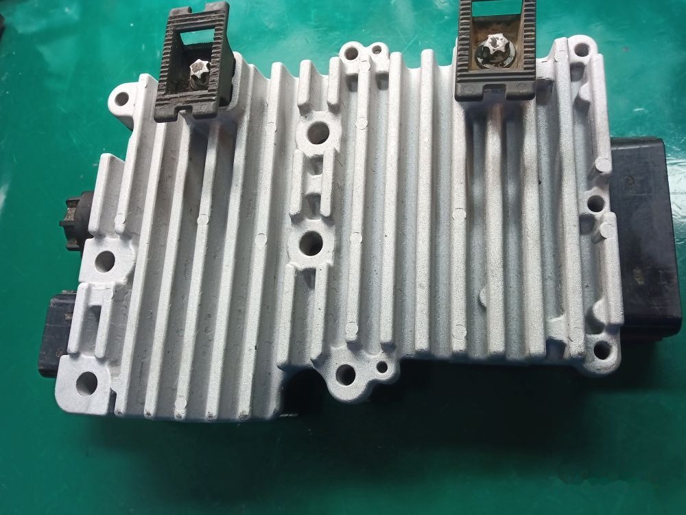 Mercedes-Benz Naprawa sterownik elektroniczny wszystkie marki Mercedes VOLVO R Bosch Naprawa sterownik elektroniczny wszystkie marki Mercedes VOLVO RENAULT - Sistem electric pentru Camion: Foto 2 Mercedes-Benz Naprawa sterownik elektroniczny wszystkie marki Mercedes VOLVO R Bosch Naprawa sterownik elektroniczny wszystkie marki Mercedes VOLVO RENAULT - Sistem electric pentru Camion: Foto 2