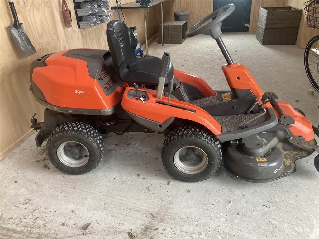 Husqvarna R214TC - Maşină de tuns iarba: Foto 1 Husqvarna R214TC - Maşină de tuns iarba: Foto 1