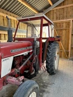 International 474 M.FRONTLÆSSER - Tractor agricol: Foto 1 International 474 M.FRONTLÆSSER - Tractor agricol: Foto 1