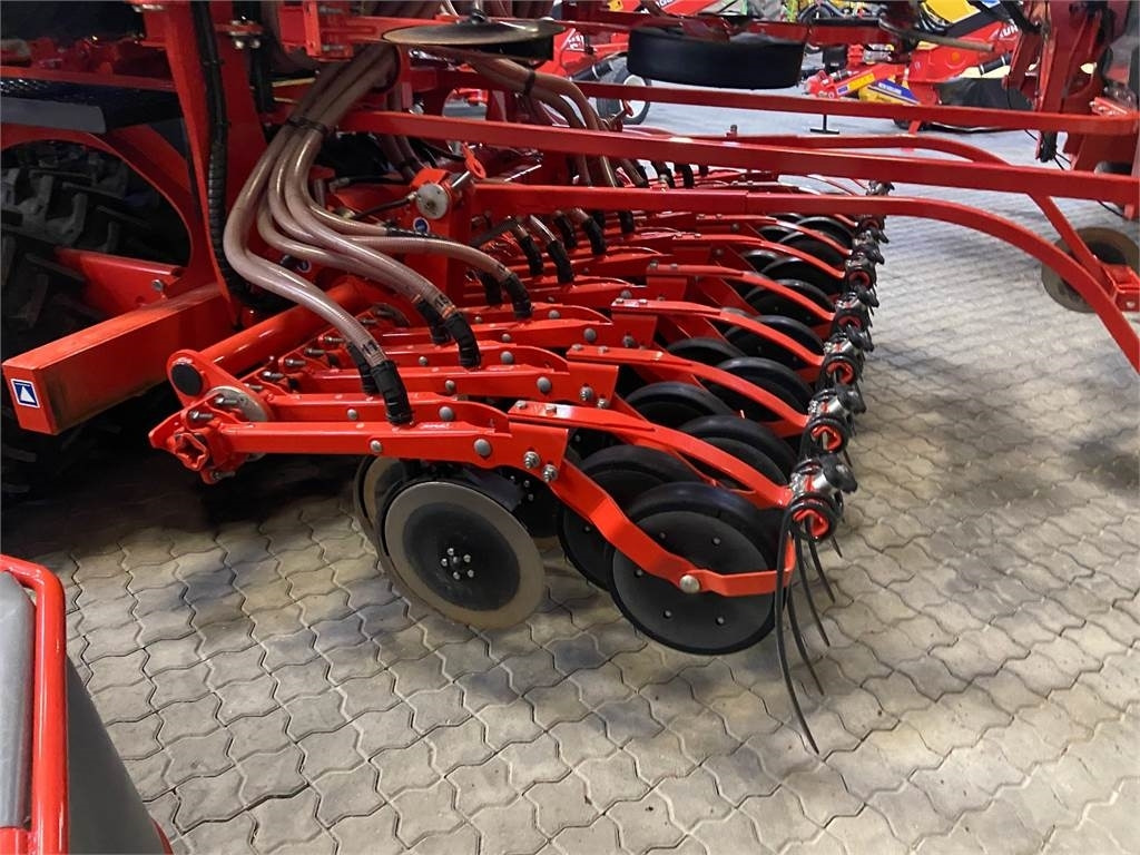 Kuhn ESPRO 6000RC MIX - Semănătoare combinată: Foto 3 Kuhn ESPRO 6000RC MIX - Semănătoare combinată: Foto 3