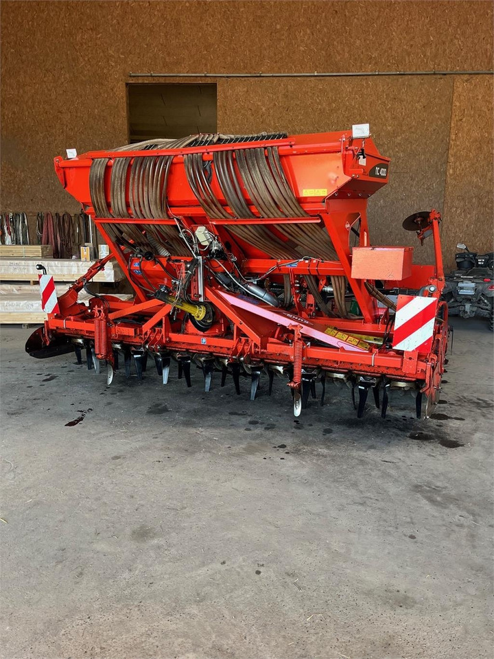 Kuhn VENTA NC4000HR - Semănătoare combinată: Foto 1 Kuhn VENTA NC4000HR - Semănătoare combinată: Foto 1