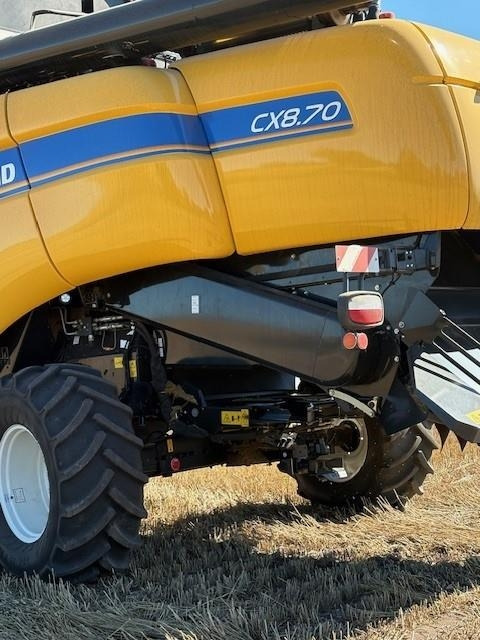 New Holland CX8.70 SLH - Combină de recoltat cereale: Foto 3 New Holland CX8.70 SLH - Combină de recoltat cereale: Foto 3