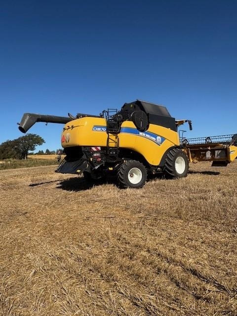 New Holland CX8.70 SLH - Combină de recoltat cereale: Foto 4 New Holland CX8.70 SLH - Combină de recoltat cereale: Foto 4