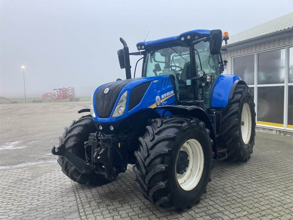 New Holland T7.270AC MY 15 - Tractor agricol: Foto 4 New Holland T7.270AC MY 15 - Tractor agricol: Foto 4