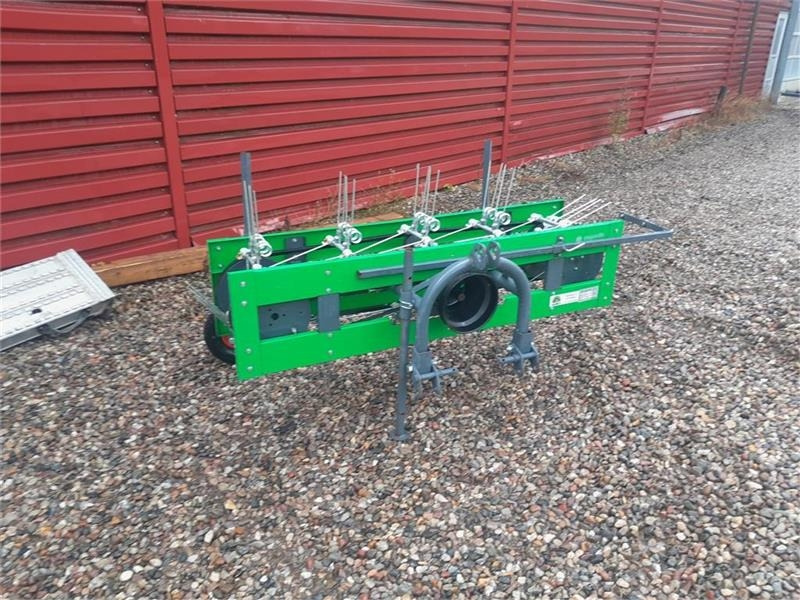- - - HØ VENDER - Ataşament pentru Tractor comunal: Foto 2 - - - HØ VENDER - Ataşament pentru Tractor comunal: Foto 2