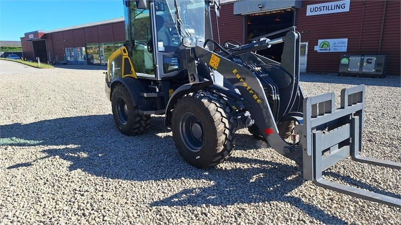 Eurotrac WL18 - Încărcător frontal pe pneuri: Foto 4 Eurotrac WL18 - Încărcător frontal pe pneuri: Foto 4
