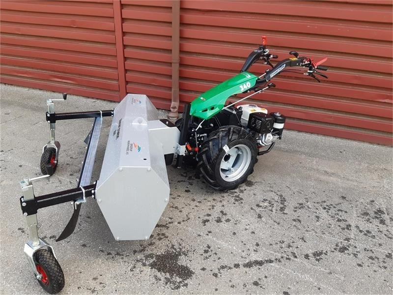 Ferrari 340 el-start stenrive - Tractor comunal: Foto 2 Ferrari 340 el-start stenrive - Tractor comunal: Foto 2