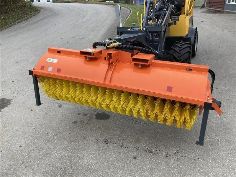 - - - J-Maskiner 180 - Perie: Foto 2 - - - J-Maskiner 180 - Perie: Foto 2