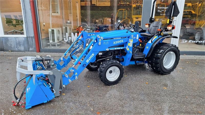 Solis 26 - Tractor comunal: Foto 1 Solis 26 - Tractor comunal: Foto 1