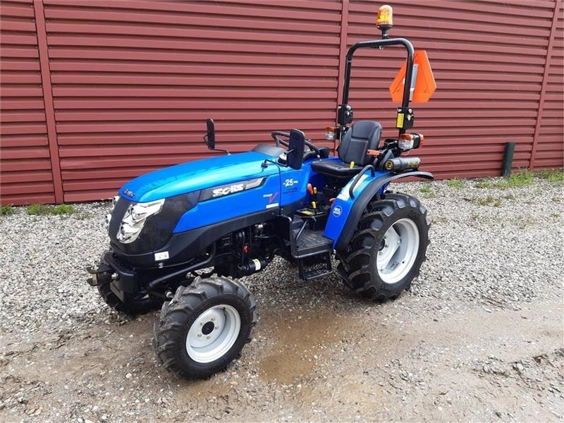 Solis 26 servostyring og brede traktor dæk - Tractor comunal: Foto 1 Solis 26 servostyring og brede traktor dæk - Tractor comunal: Foto 1