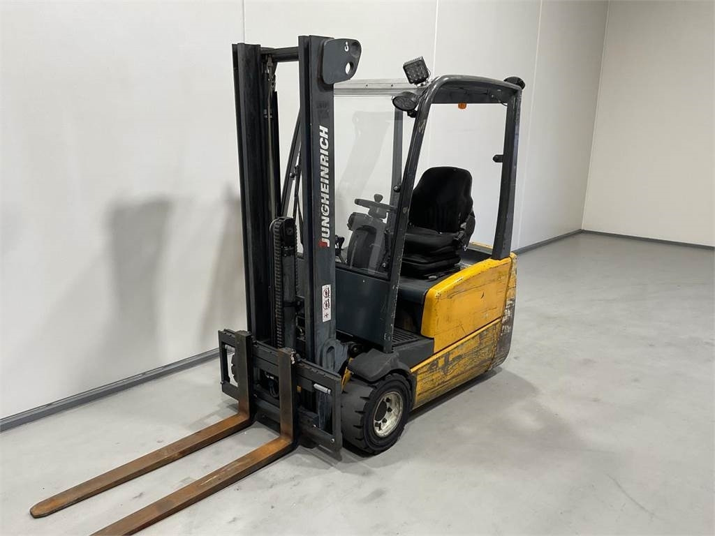 Jungheinrich EFG-DF AC 18 MP - Electrostivuitor: Foto 4 Jungheinrich EFG-DF AC 18 MP - Electrostivuitor: Foto 4