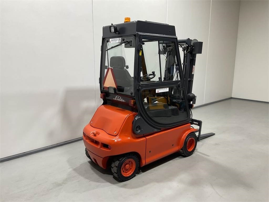 Linde E20P-02 - Electrostivuitor: Foto 2 Linde E20P-02 - Electrostivuitor: Foto 2