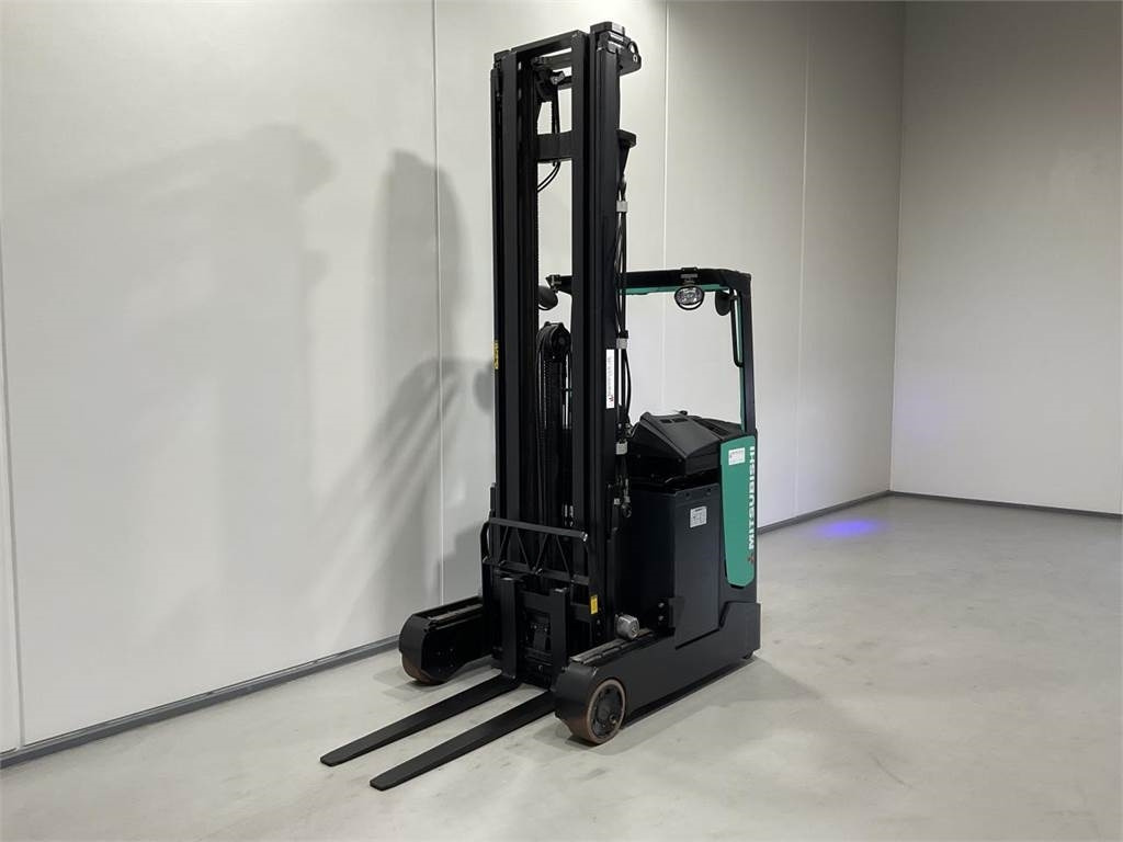 Mitsubishi RB16NH - Stivuitor cu catarg retractabil: Foto 4 Mitsubishi RB16NH - Stivuitor cu catarg retractabil: Foto 4