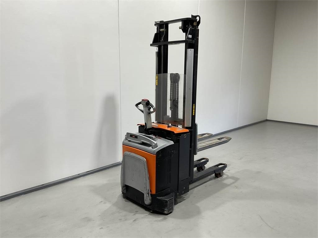 Rocla SP12ACI - Transpalet la mare înălţime: Foto 2 Rocla SP12ACI - Transpalet la mare înălţime: Foto 2