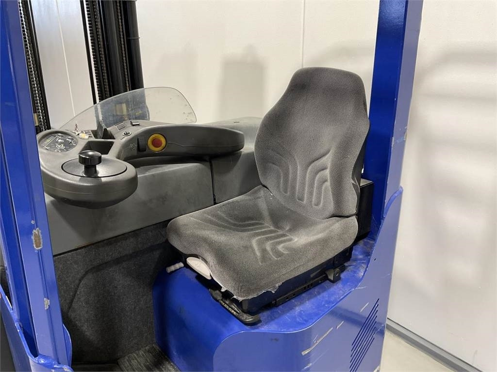 Stivuitor cu catarg retractabil, cu schimbare rapidă de direcţie Rocla TEM25 TREV 4800: Foto 6 Stivuitor cu catarg retractabil, cu schimbare rapidă de direcţie Rocla TEM25 TREV 4800: Foto 6