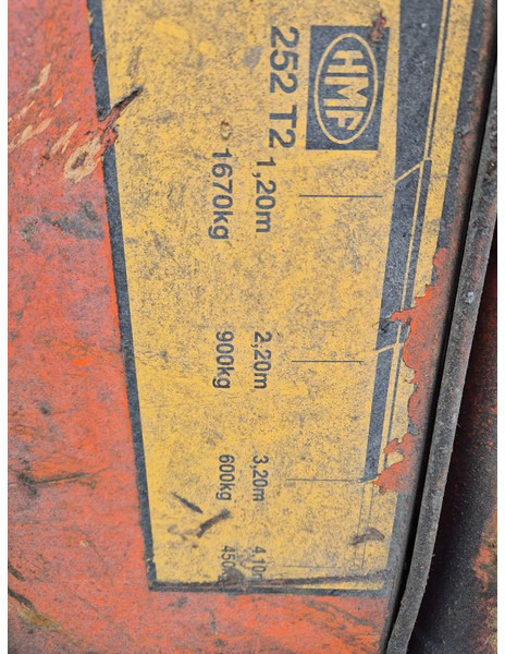 HMF 252-T2 with 2 hydraulic extensions - Macara montată: Foto 4 HMF 252-T2 with 2 hydraulic extensions - Macara montată: Foto 4