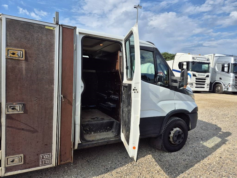 Iveco 70c17 // med lad og presenning - Camion platformă: Foto 5 Iveco 70c17 // med lad og presenning - Camion platformă: Foto 5