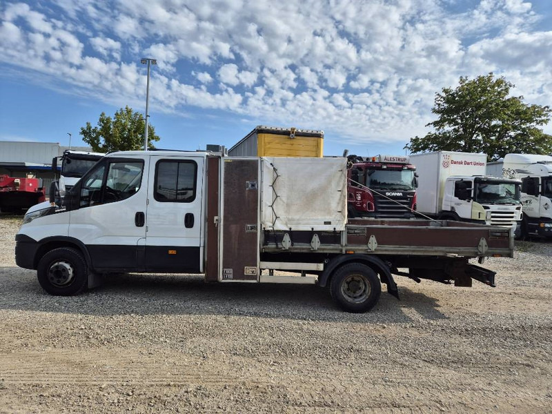 Iveco Daily 70c17 // med lad og presenning - Camion platformă: Foto 2 Iveco Daily 70c17 // med lad og presenning - Camion platformă: Foto 2