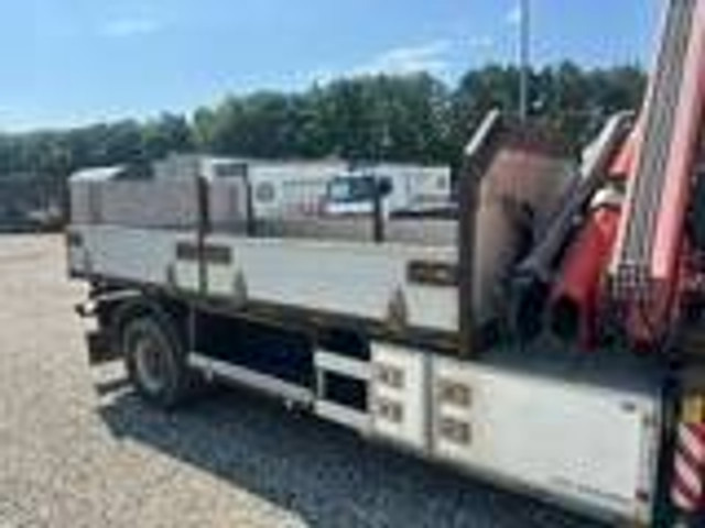 Iveco Eurocargo 120 EL 210hp / Fassi 80A Year 2012 + Tip - Camion cu macara: Foto 4 Iveco Eurocargo 120 EL 210hp / Fassi 80A Year 2012 + Tip - Camion cu macara: Foto 4